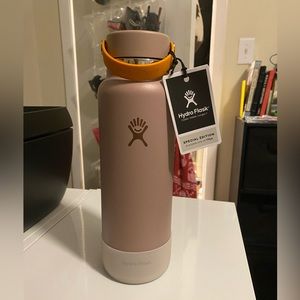 Hydro Flask - 40oz Wide Mouth SPECIAL EDITION with Boot - Mocha (NWT)